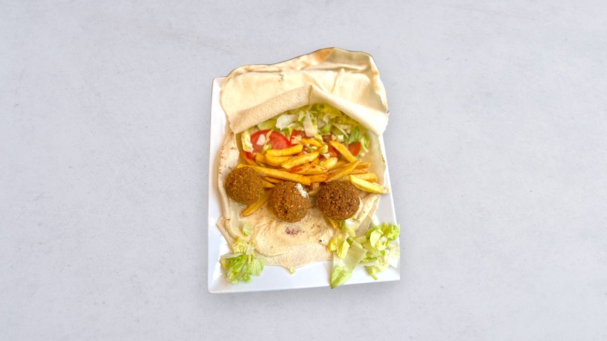Kanapka falafel z ziemniakami